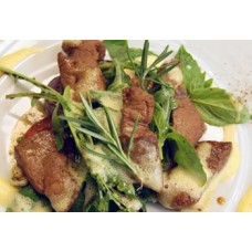 Kalbsleberstrifen auf salat mit Parmesan