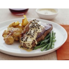 Rumpsteack vom Grill in grüner Pfeffersauce  mit Beilage (Rosmarin Kartoffeln und Gemüsen)